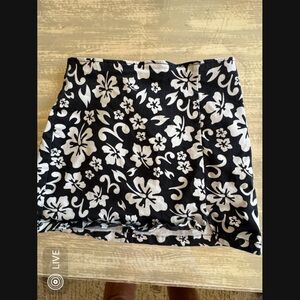 Wild fable 10 skirt! Super cute 🥰!